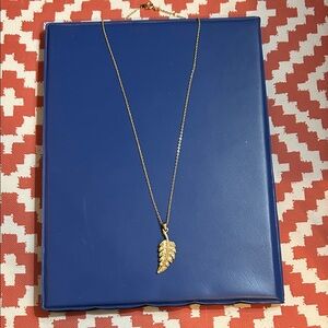 Elegant Gold Leaf Necklace